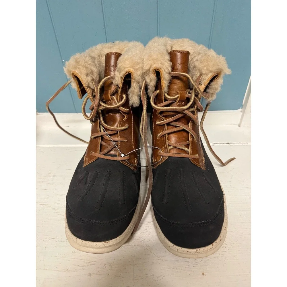 UGG Miwo Duck Boot Mens 9 Black Chestnut Leather Sheepskin Waterproof Boots